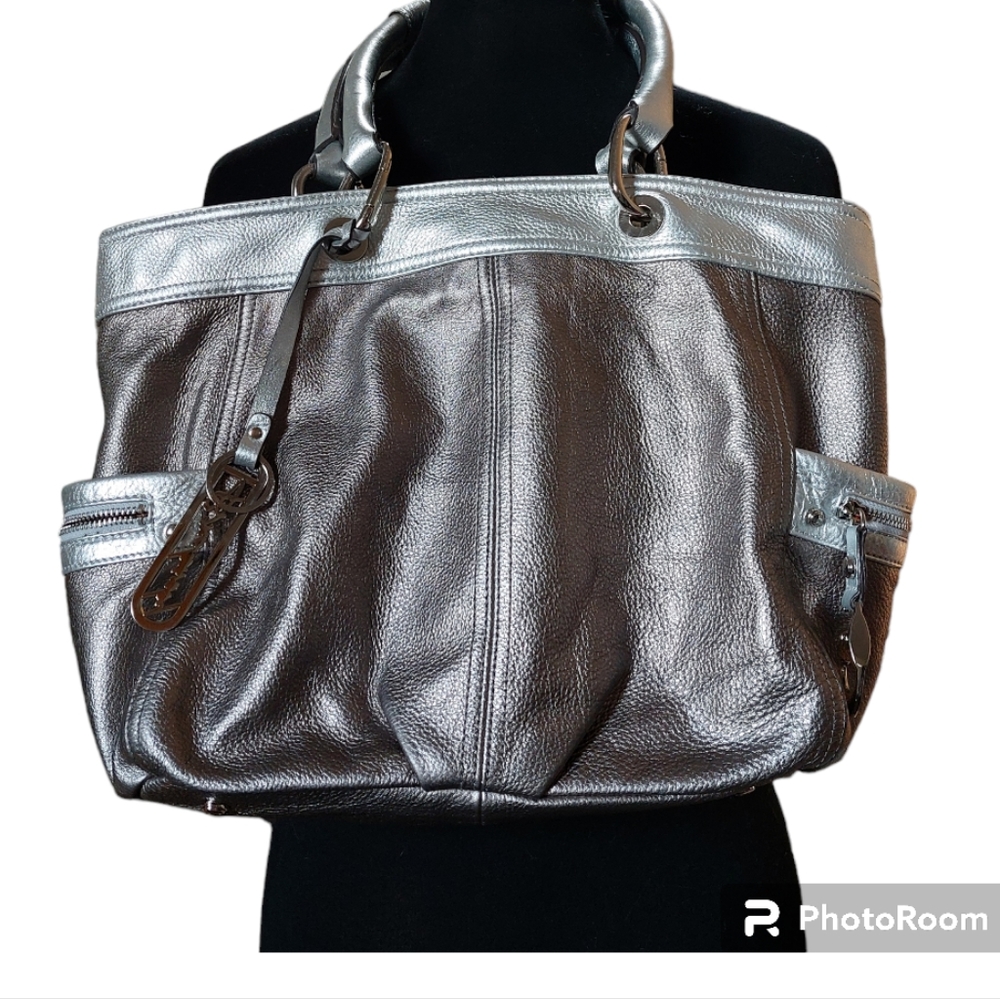 B. Makowsky Pewter Pebbled Finish Leather Shoulder Bag With Silver Hardware - Picture 3 of 14